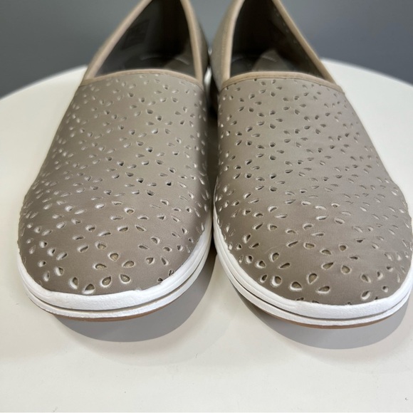 NWOB CLOUDSTEPPERS™ by Clarks Breeze Emily Slip-On Loafer Taupe Size 8 - Picture 2 of 7